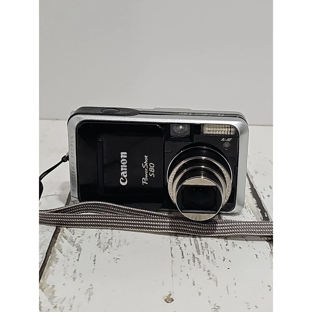 Canon PowerShot S80 8.0MP Digital Camera - Black And Silver - New Battery
